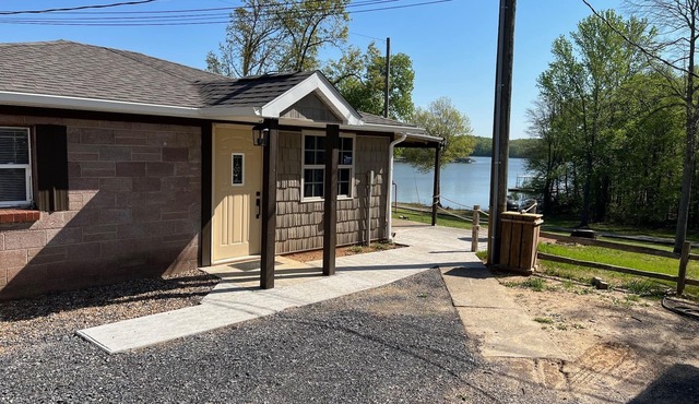 100% renovated water front 2 bedroom cottage