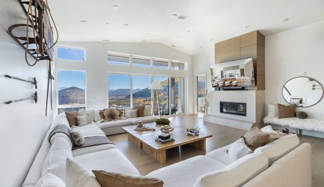 100% Ski In Ski Out, Best location in Park City