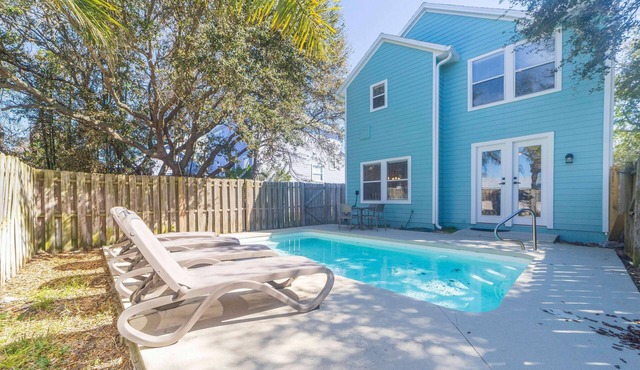 100 Steps to Beach ~ HEATED POOL ~ 2 King Beds!