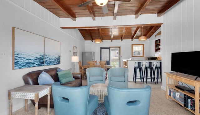 100 yards from the Gulf 4 Bedroom Retreat