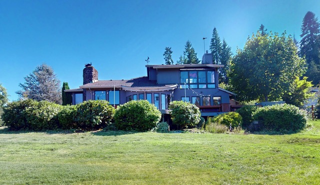 100 Yards to Foster Lake! Family Home w/Hot Tub