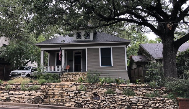 100-year old bungalow in the heart of the City, walking distance to Zilker Park!