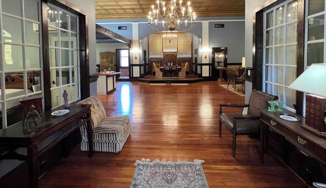 100-Year-Old HISTORIC DOWNTOWN Building Spacious, Elegant, Comfy, Pet Friendly