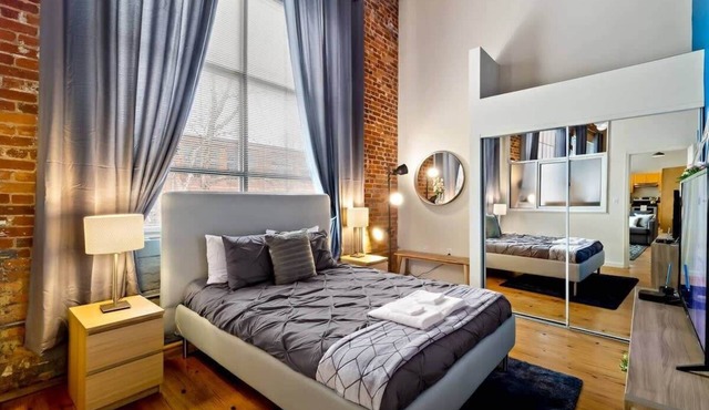 100 Year-Old Historic Brick 2BR Loft High Ceiling4