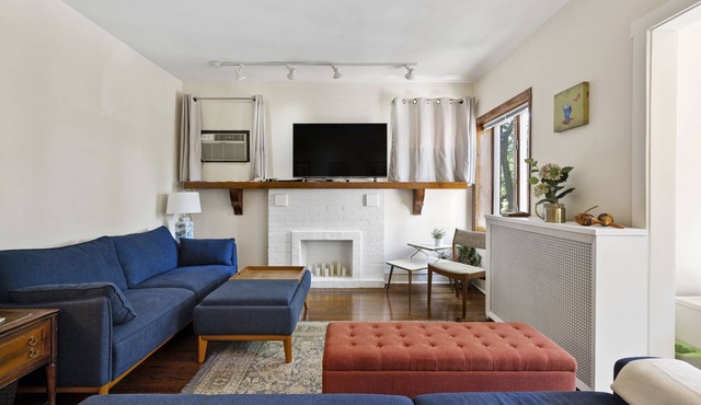 100 Yr. Old Chicago Brick Craftsman with yard, Near Beach and Loyola!