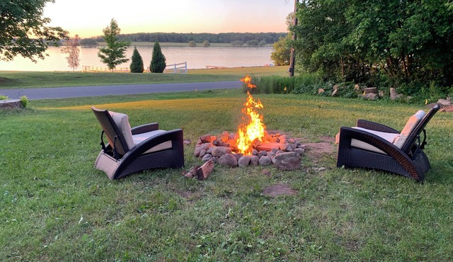 1000 Islands getaway 3-bed 2 bath in tranquil Waddington. Enjoy a relaxing stay