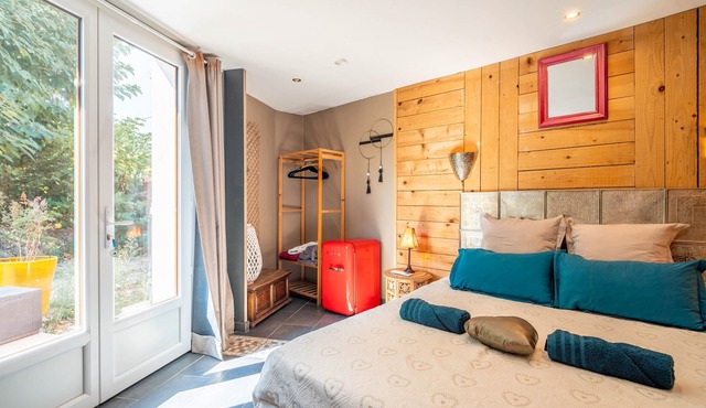 '1001 Nights' Room with Balcony, Wi-Fi and Air Conditioning - Villeneuve-lès-Montréal