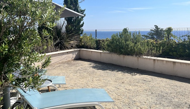 100m from beach, modern functional apartment sea wiev, Terrasse