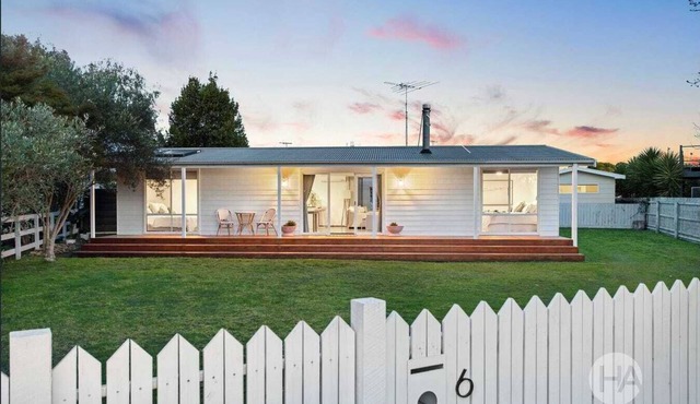 100m from Coronet Bay Beach - a family friendly dual dwelling oasis awaits