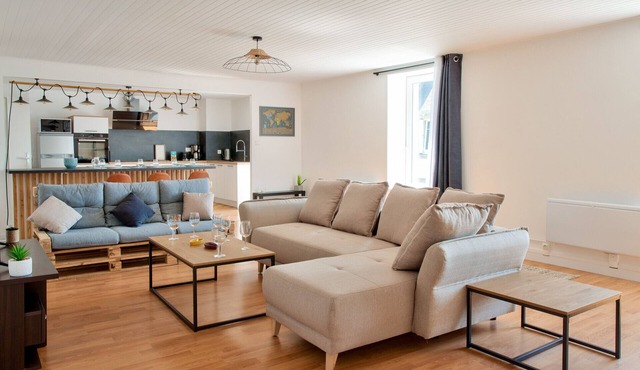 100m from Loctudy Harbour, nice flat for 6 people