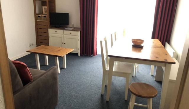 100m from resort center, 3rd floor, view ski slopes, balcony, tv, 29m², Gourette