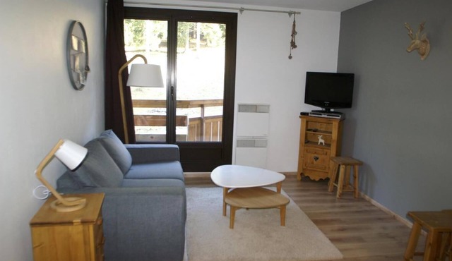 100m from resort center, balcony, parking, tv, ski locker, 28m², Les 7 Laux