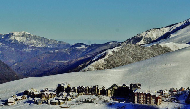 100m from resort center, Ground floor, jacuzzi, hammam, tv, ski locker, 37m², Peyragudes