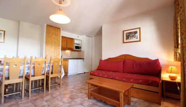 100m from resort center, 1st floor, view mountain, balcony, tv, ski locker, 52m², Val Cenis