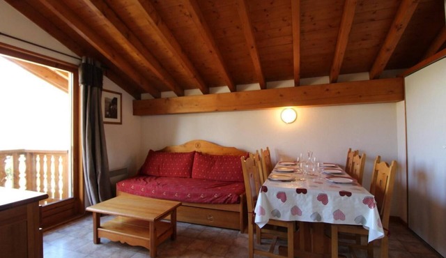 100m from resort center, 3rd floor, view mountain, balcony, tv, ski locker, 39m², Val Cenis
