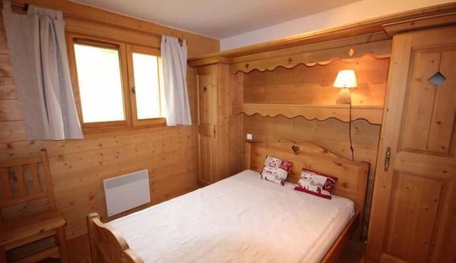 100m from ski slopes, 1st floor, swimming pool, balcony, parking, tv, ski locker, 46m², Les Saisies