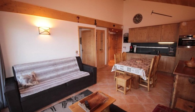 100m from ski slopes, 3rd floor, view panoramic, swimming pool, balcony, parking, tv, ski locker