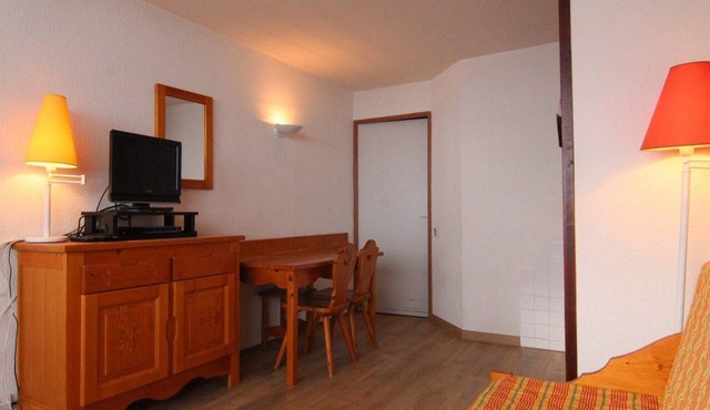 100m from ski slopes, 6th floor, balcony, tv, ski locker, 24m², Alpe d'Huez