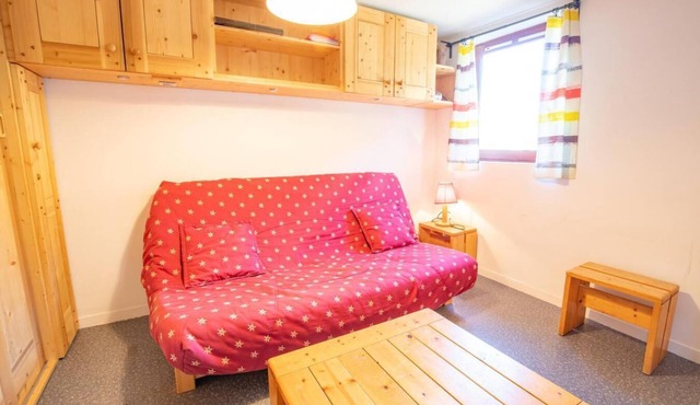 100m from ski slopes, 1st floor, balcony, parking, tv, ski locker, 47m², La Norma