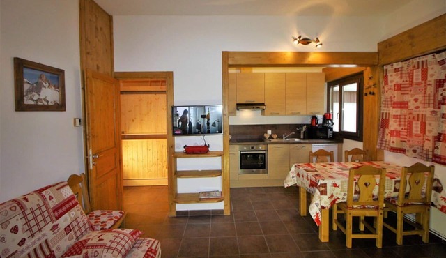 100m from ski slopes, Ground floor, tv, ski locker, 40m², Tignes