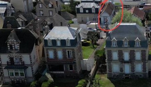 100m from the beach!