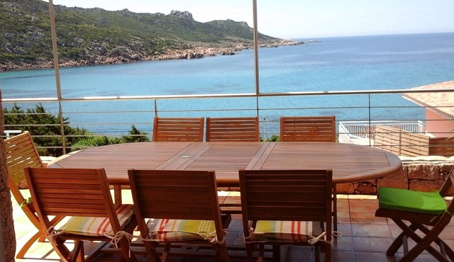 100m from the beach, charming house with sea view and pool