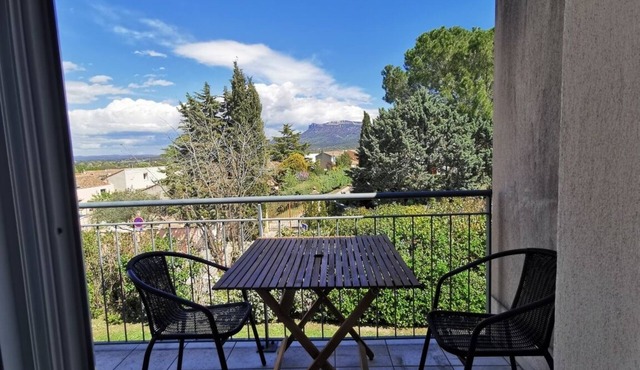 100m from the center! Apartment with balcony