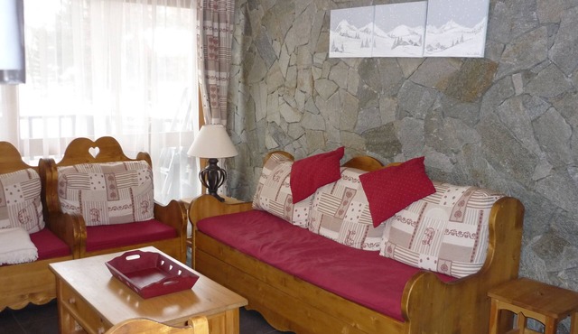 100m from the chairlift of the devil, discount ski passes and equipment rental