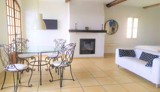 100m from the sea, air-conditioned T2 apartment