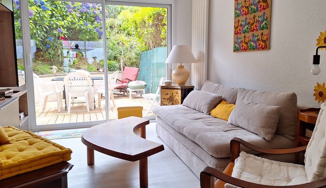 100m plage Trestraou, private parking, terrace and garden.