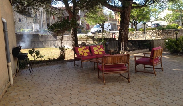 100m2 BALCONY TERRACE GARDEN BARBECUE( MOTOR HOME GARAGE 80m2)