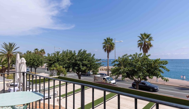 101 Charming duplex facing the sea with balcony