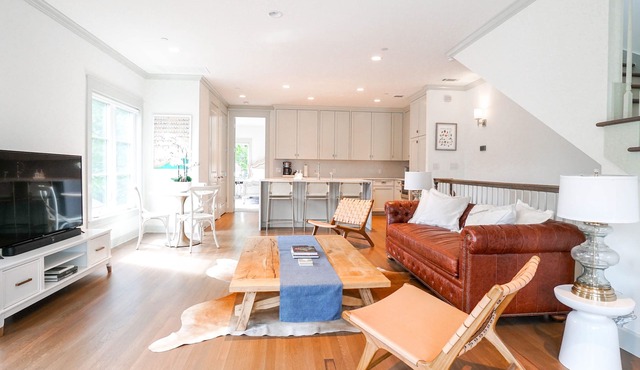 1017 Bishop Arts Townhome: Sleeps up to 8 people!