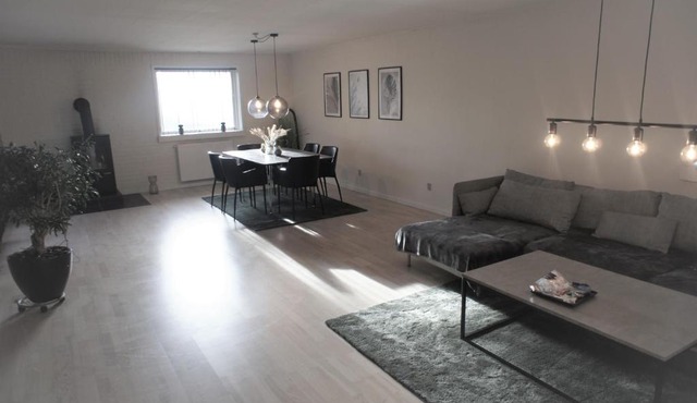 102 Fyrrelunden (id. 083)