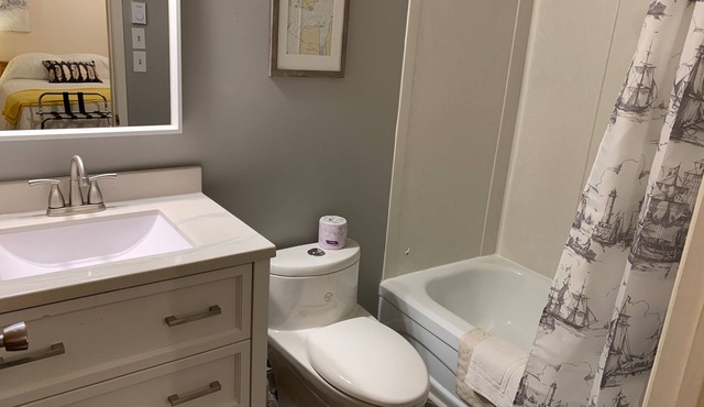 102 - Standard Room - 2 Queen Beds -1st Floor