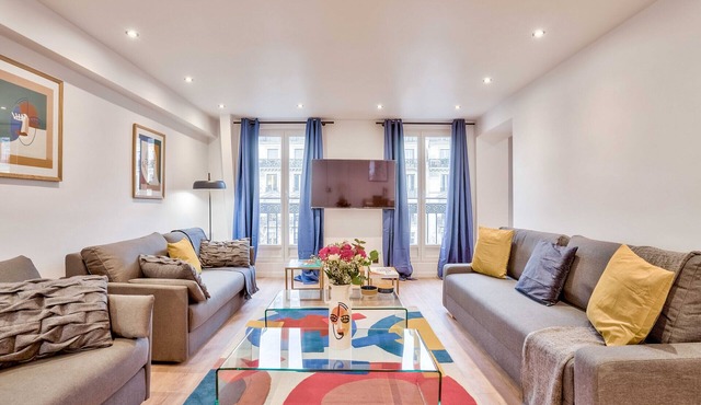 102 - Urban Opera Picasso