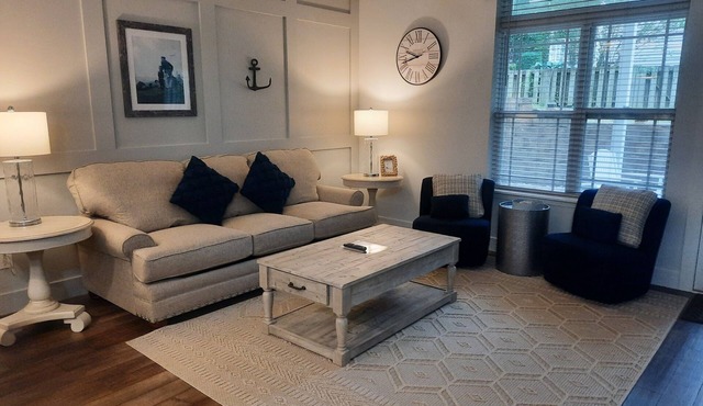 103- Gorgeous 1 bedroom w/Water Views From Patio