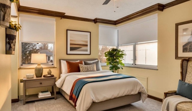 103 · Honeybee #103 - Hotel Phillips