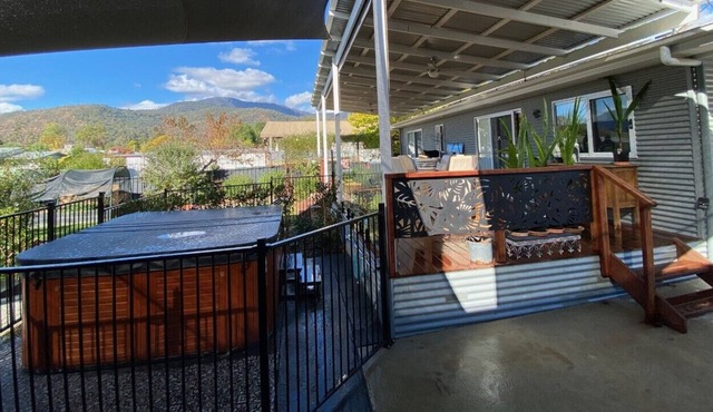 103 Lakeside - Alpine house with mountain views