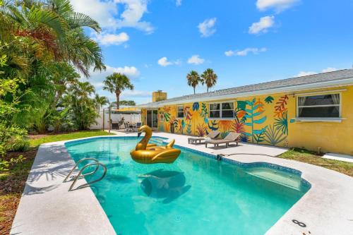 105 Bay Dr N