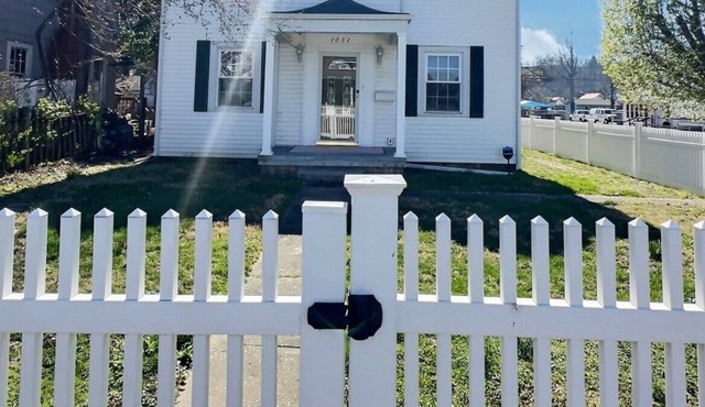 1051 Madison Ave · Stylish Downtown Home