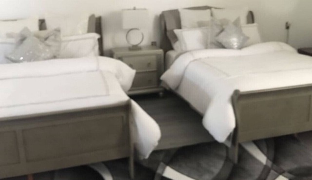 106) Extremely spacious 1 bedroom!