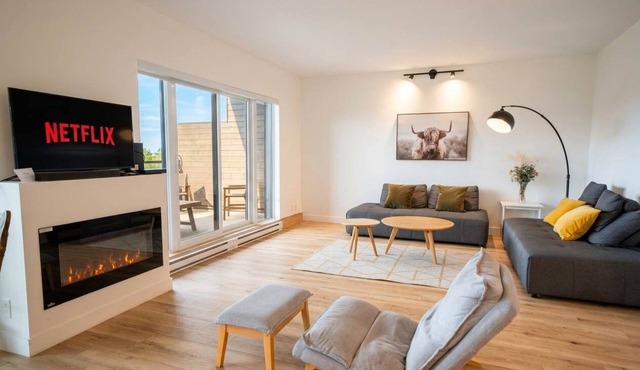107 | Chic Condo | Stunning View & Quiet