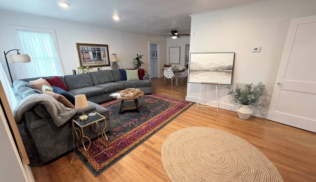 107 Cottage-Spacious 4BR Cottage-Fenced Yard + Office-Near Lyon & Downtown