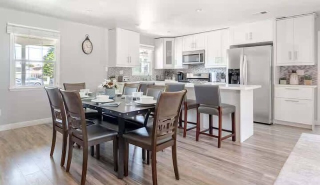 107 Modern Family Comfortable LA home!