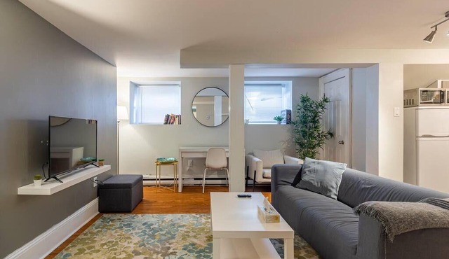 107 Quaint Suite in Historic Area