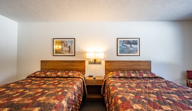 107 Two Queen Room with Woodland View