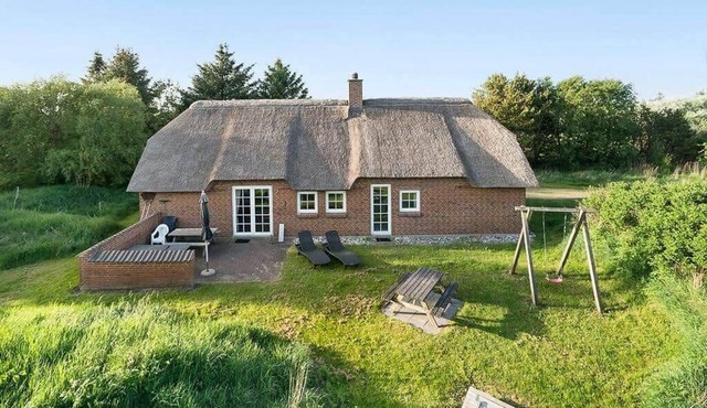 10735 Ulfborg - Grævlingevej 11