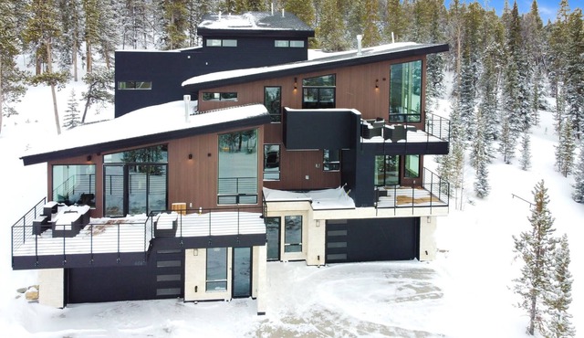 10BR Grand Townhome w/ Multi Million Dollar Views