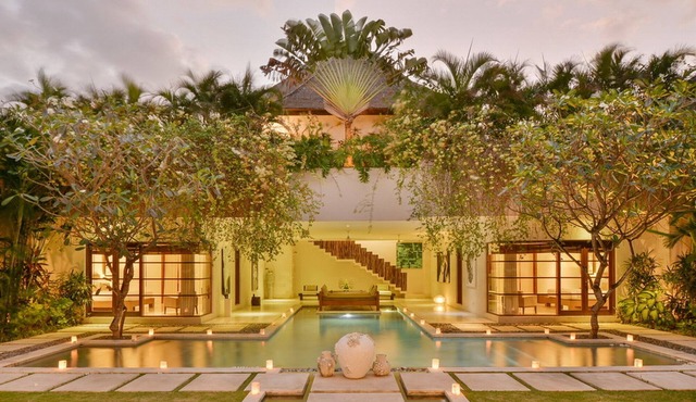 10BR Luxury Villa, 2Min Walk To Eat Street! - W/Private Swimming Pool!